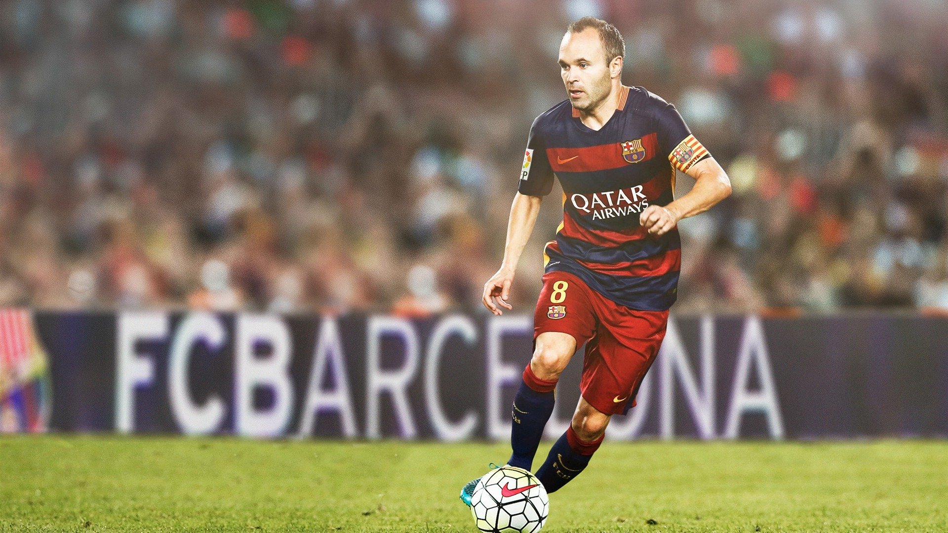 C罗赠球迷签名球引发热烈反响,c罗的签字